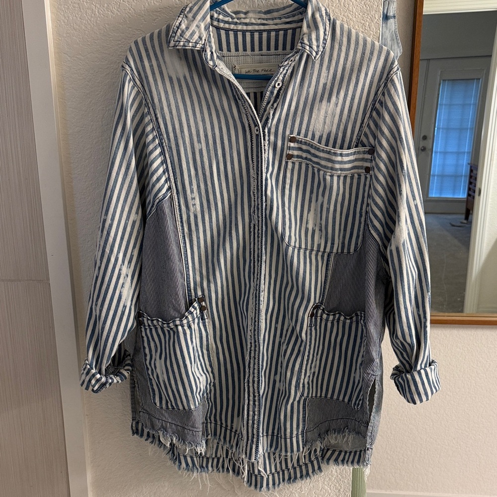 We The Free *oversized* white and and navy pinstriped distressed top - Picture 3 of 7